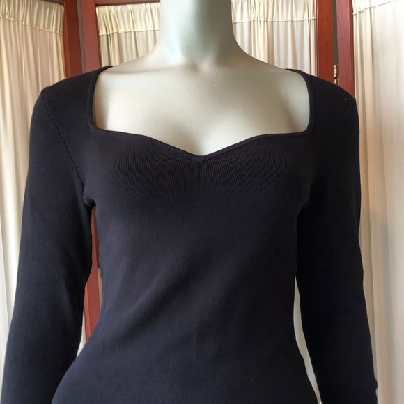 H&M Women’s Black Knit Top Sweetheart Neck Long Sleeves Size M - Picture 2 of 6